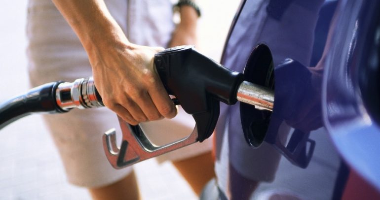 نصائح احترافية لتخفيف استهلاك الوقود في سيارتك